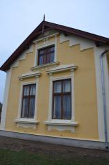 dsc_0788: Budova školy v obci Rohozec pomalu nabývá svého původního vzhledu z roku 1912