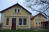 dsc_0797: Budova školy v obci Rohozec pomalu nabývá svého původního vzhledu z roku 1912