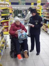 4: Policisté vyrazili do supermarketů, upozorňují na číhající nebezpečí