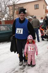 5G6H2289: Foto: Třicátý ročník Silvestrovského běhu přilákal 58 dospělých a 51 dětí