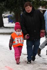 5G6H2461: Foto: Třicátý ročník Silvestrovského běhu přilákal 58 dospělých a 51 dětí