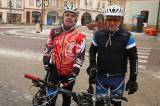 5G6H3211: Foto: Kutnohorští cyklisté si na Nový rok připili tradičně na Palackého náměstí