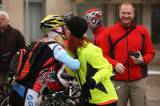 5G6H3271: Foto: Kutnohorští cyklisté si na Nový rok připili tradičně na Palackého náměstí