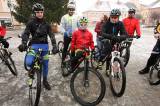 5G6H3352: Foto: Kutnohorští cyklisté si na Nový rok připili tradičně na Palackého náměstí