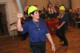 5G6H7082: Foto: Poutavou choreografii pro předtančení si připravily hasičky z Bahna