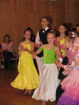 IMG_2415: Členové Taneční školy Novákovi o víkendu nezaháleli, ze soutěží přivezli 9 medailí!