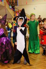 IMG_0249sm: Foto: Děti v kulturním domě ve Veltrubech v sobotu řádily na maškarním karnevalu