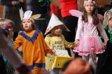 5G6H8151: Foto: S dětmi na karnevale v sokolovně si pohráli také František se Silvou