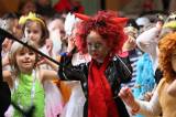 5G6H8221: Foto: S dětmi na karnevale v sokolovně si pohráli také František se Silvou