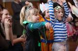 5G6H8258: Foto: S dětmi na karnevale v sokolovně si pohráli také František se Silvou