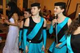 5G6H6545: Foto: Na karnevale ve Zbraslavicích tančili i vojáci v chemických oblecích