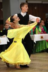 5G6H6709: Foto: Kutnohorský groš přilákal do Lorce desítky tanečních párů
