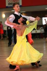 5G6H6715: Foto: Kutnohorský groš přilákal do Lorce desítky tanečních párů