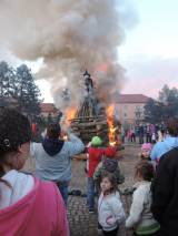 DSCN6828: Foto: Čáslavské pálení čarodějnic odstartoval pochod s lampiony