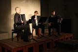 5G6H2593: Foto: Plzeňské akordeonové trio rozeznělo své nástroje v refektáři galerie GASK