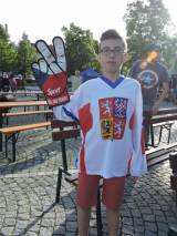 11: Foto: Českým hokejistům fandilo čáslavské náměstí i v zápase o třetí místo