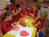 IMG_5322: Děti z Mateřské školky Bílé Podolí si zahrály na malíře a malířky!