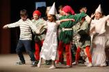 5G6H1247: Foto: Ve čtrnácté akademii ZŠ Kamenná stezka se tančilo, zpívalo, hrálo, rapovalo i loučilo 