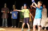 5G6H1309: Foto: Ve čtrnácté akademii ZŠ Kamenná stezka se tančilo, zpívalo, hrálo, rapovalo i loučilo 