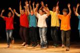 5G6H1428: Foto: Ve čtrnácté akademii ZŠ Kamenná stezka se tančilo, zpívalo, hrálo, rapovalo i loučilo 