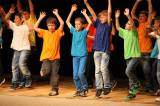 5G6H1454: Foto: Ve čtrnácté akademii ZŠ Kamenná stezka se tančilo, zpívalo, hrálo, rapovalo i loučilo 