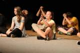 5G6H1491: Foto: Ve čtrnácté akademii ZŠ Kamenná stezka se tančilo, zpívalo, hrálo, rapovalo i loučilo 