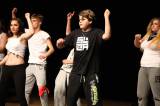 5G6H1581: Foto: Ve čtrnácté akademii ZŠ Kamenná stezka se tančilo, zpívalo, hrálo, rapovalo i loučilo 