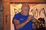 DSC_0808: Foto: Jazzový trumpetista  Laco Deczi zahrál v pražské Balbínce