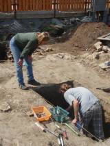 p8230274: Archeologové hledají na pozemku v samotném centru Čáslavi sklepy, zatím neúspěšně!