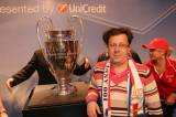IMG_5153: Do Prahy zavítala fotbalová hvězda Luis Figo, fanklub Interu byl přitom, stejně jako náš web!