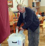 IMG_7808: Druhé letošní volby odstartovaly, v Čáslavi už odvolil místostarosta Jaromír Strnad