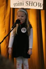IMG_3588: V dětské pěvecké soutěži Yamaha mini show zvítězila Klárka Opasková