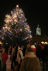 IMG_6117: V Kutné Hoře se vánoční strom rozzářil v pátek, starosta přál lidem klidné svátky