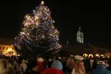 IMG_6119: V Kutné Hoře se vánoční strom rozzářil v pátek, starosta přál lidem klidné svátky