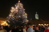 IMG_6130: V Kutné Hoře se vánoční strom rozzářil v pátek, starosta přál lidem klidné svátky