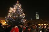 IMG_6133: V Kutné Hoře se vánoční strom rozzářil v pátek, starosta přál lidem klidné svátky