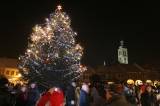 IMG_6134: V Kutné Hoře se vánoční strom rozzářil v pátek, starosta přál lidem klidné svátky