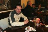 IMG_9398: Uzenou kýtu za vítězství v karetním turnaji "Prší" si odnesl Vladimír Sudek