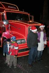 IMG_9917: Vánoční kamion dorazil na čáslavské náměstí, děti neodolaly fotce se Santou Clausem