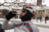IMG_4363: Bikeři v Kutné Hoře si na Nový rok připili tradičně pod vánočním stromem na náměstí