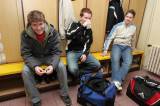 IMG_5905: Před prvním tréninkem kutnohorského áčka se v kabině tísnily téměř dvě desítky fotbalistů