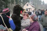 IMG_5746: Masopustní průvod prošel Okřesančí, medvěd během taškařice napadl několik obyvatel