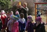 img_9062: Děti v zahradě kutnohorské mateřské školy Pohádka vítaly jaro