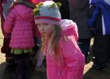 img_9069: Děti v zahradě kutnohorské mateřské školy Pohádka vítaly jaro