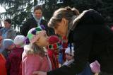 IMG_9096: Děti v zahradě kutnohorské mateřské školy Pohádka vítaly jaro