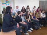 2: Studenti kutnohorského Církevního gymnázia pozorně naslouchali policistům