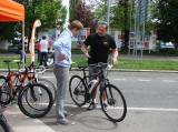 DSC00131: Desítky příznivců cyklistiky závodily ve sprintu přes Masarykův most v Kolíně