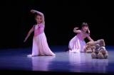 5G6H4689: Děti ze ZUŠ Čáslav tančily v Dusíkově divadle, další večer přichystaly na příští pátek