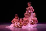 5G6H4701: Děti ze ZUŠ Čáslav tančily v Dusíkově divadle, další večer přichystaly na příští pátek