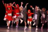 5G6H4723: Děti ze ZUŠ Čáslav tančily v Dusíkově divadle, další večer přichystaly na příští pátek